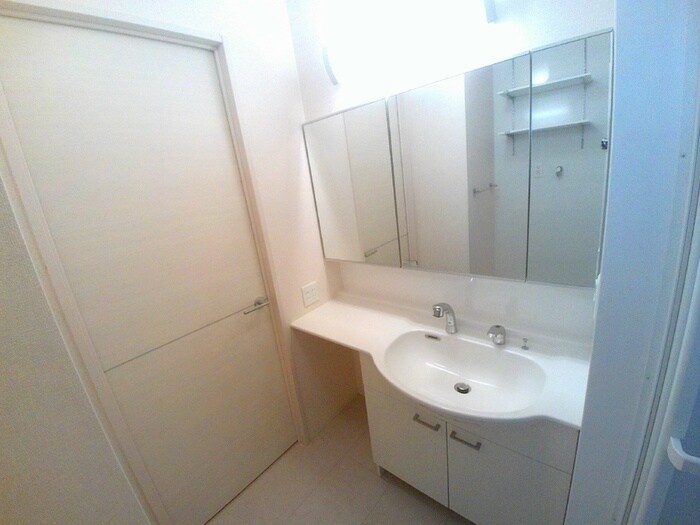 物件内観写真8　(洗面)