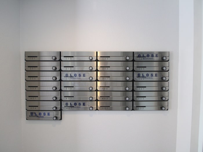 物件外観写真3　(エントランス部分)