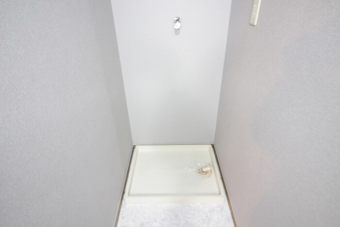 物件内観写真15　(洗濯機置場)