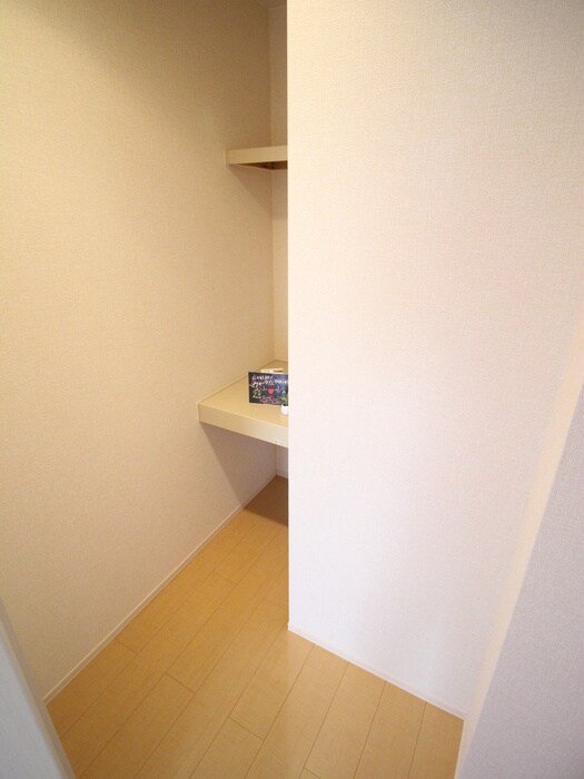 物件内観写真14　(収納)