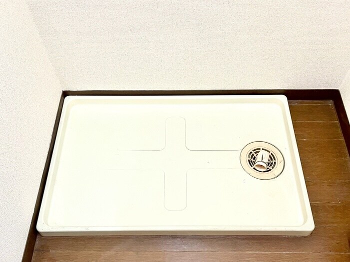 物件内観写真14　(洗濯機置場)