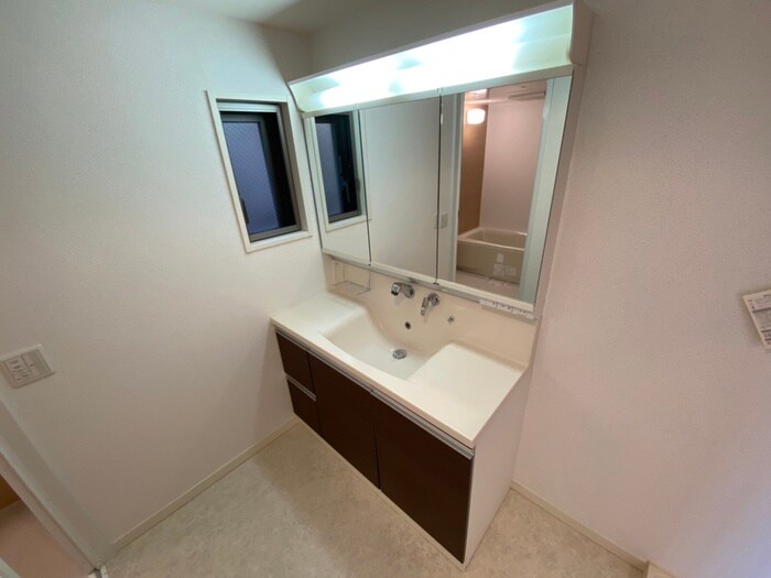 物件内観写真15　(洗面)