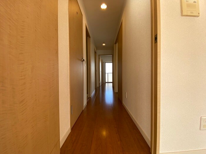 物件内観写真18　(廊下)