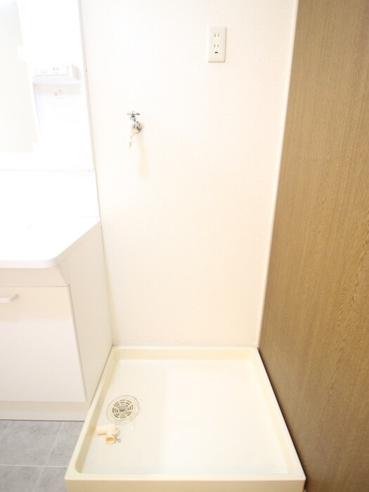 物件内観写真15　(洗濯機置場)