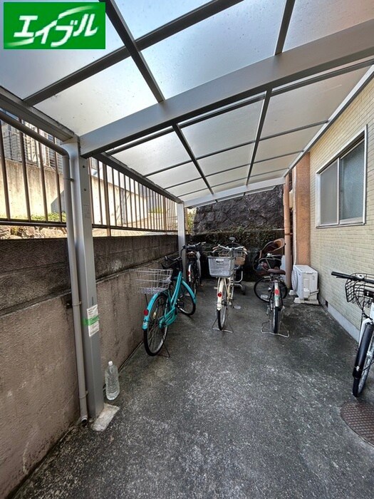 物件外観写真5　(駐輪場)