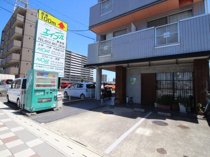 物件外観写真4　(エントランス部分)