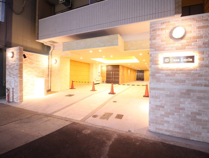 物件外観写真2　(駐車場)