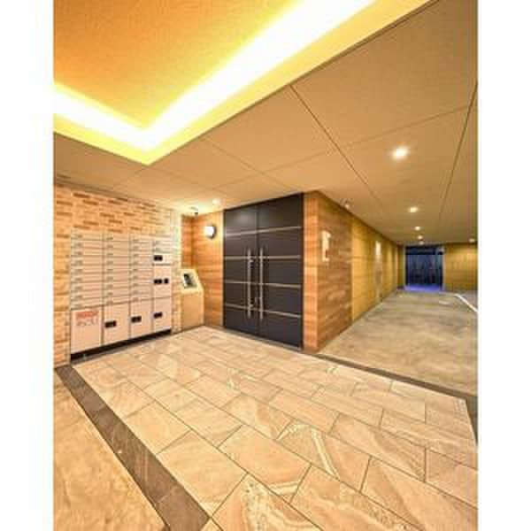 物件外観写真6　(エントランス部分)