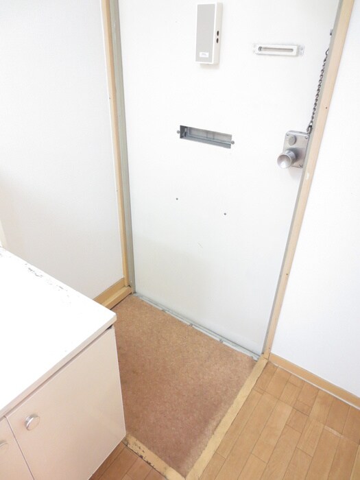 物件内観写真11　(玄関)