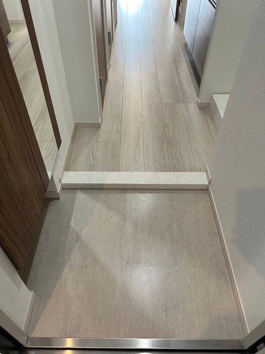 物件内観写真14　(玄関)