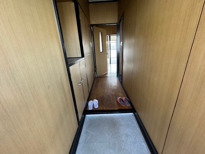 物件内観写真15　(玄関)