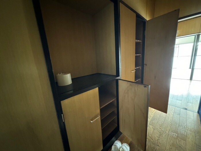 物件内観写真16　(靴箱)