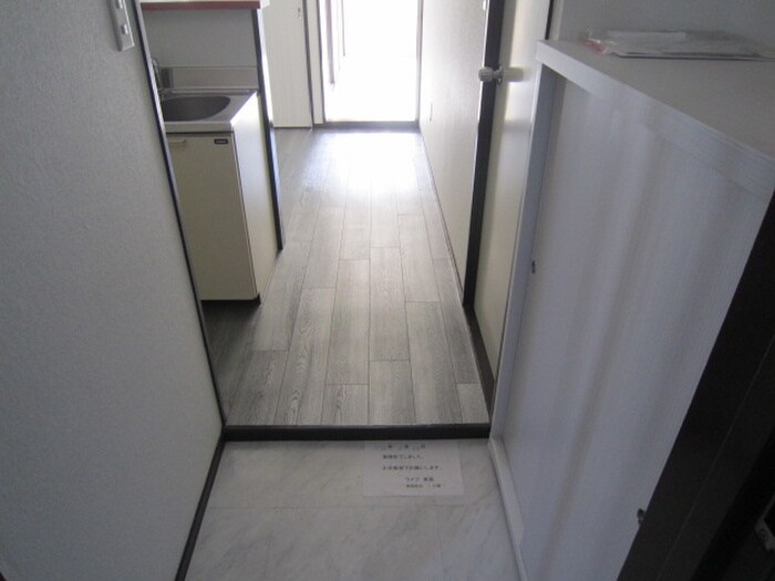 物件内観写真7　(玄関)