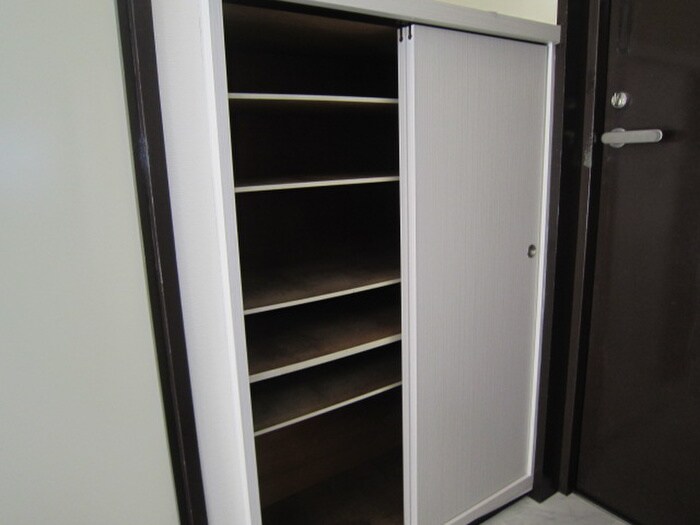 物件内観写真8　(靴箱)