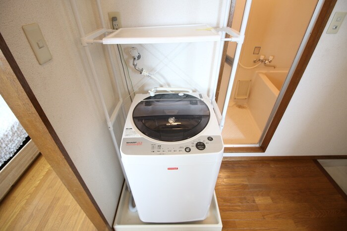 物件内観写真10　(洗濯機置場)