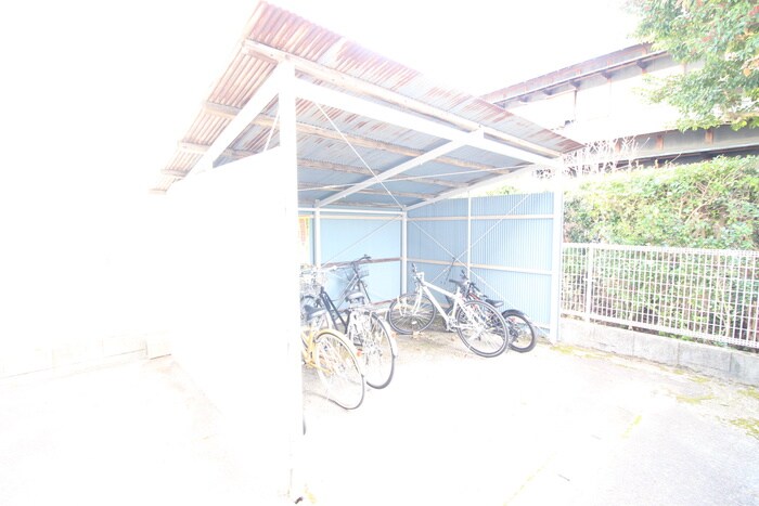 物件外観写真5　(駐輪場)
