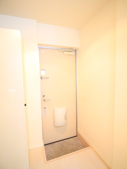 物件内観写真15　(玄関)