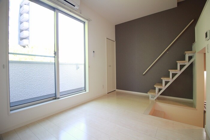 物件内観写真9　(居室)