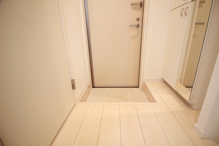 物件内観写真17　(玄関)
