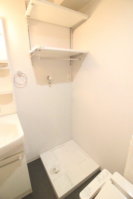 物件内観写真13　(洗濯機置場)