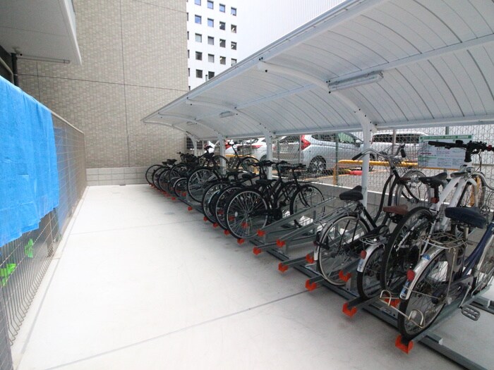 物件外観写真4　(駐輪場)