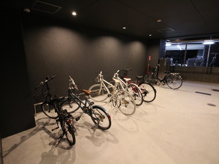物件外観写真5　(駐輪場)
