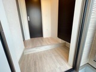 物件内観写真7　(玄関)