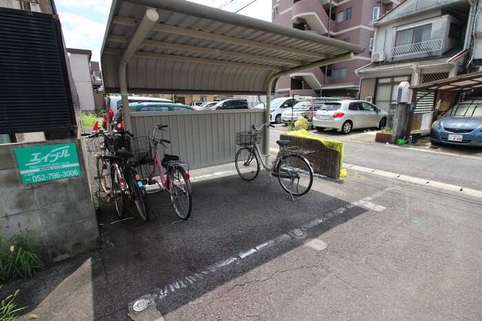 物件外観写真4　(駐輪場)