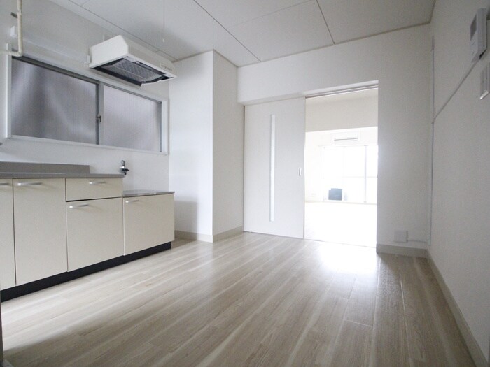 物件内観写真8　(居室)