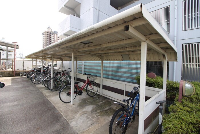 物件外観写真4　(駐輪場)