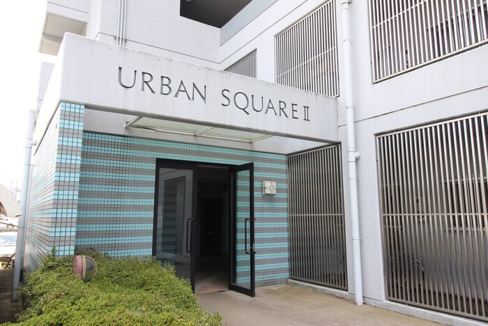 物件外観写真5　(エントランス部分)