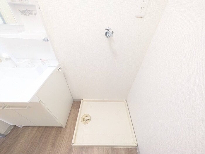 物件内観写真13　(洗濯機置場)