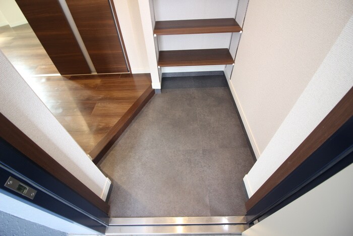 物件内観写真17　(玄関)