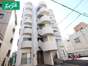 プチロワイヤルサトウ外観写真