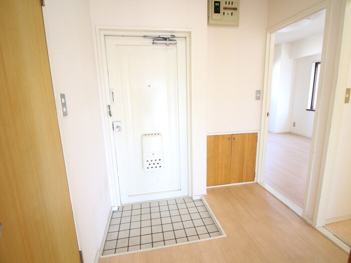 物件内観写真17　(玄関)