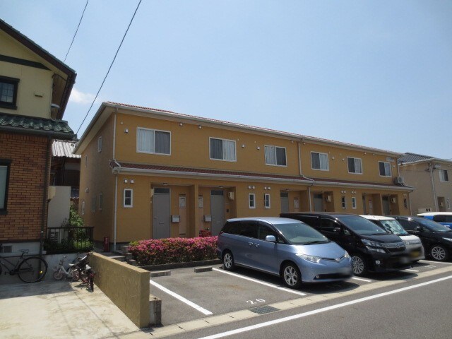 物件外観写真2　(駐車場)