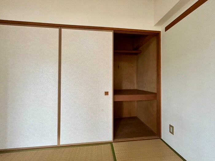 物件内観写真10　(収納)