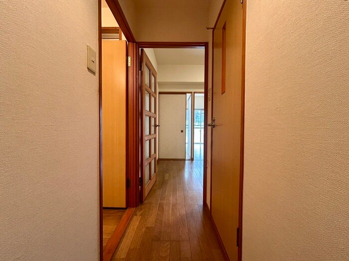 物件内観写真14　(廊下)