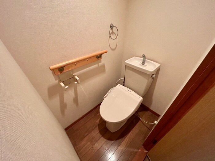 物件内観写真16　(トイレ)