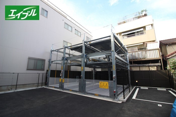 物件外観写真2　(駐車場)