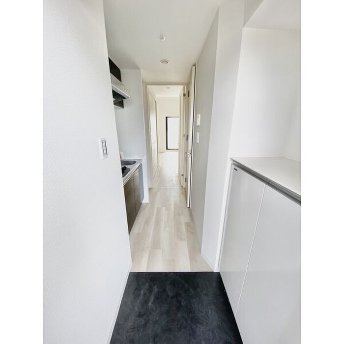 物件内観写真8　(玄関)