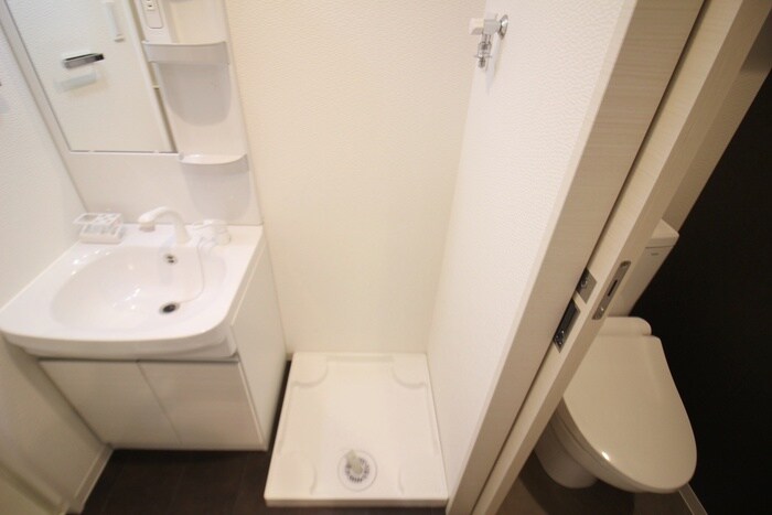 物件内観写真17　(洗濯機置場)