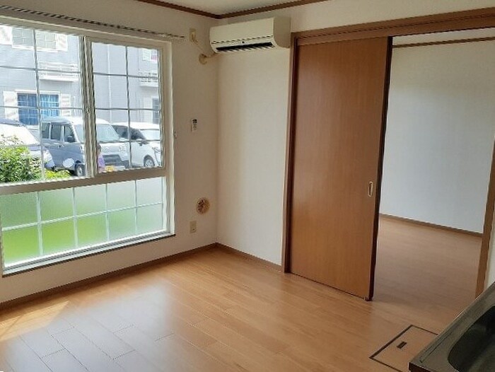 物件内観写真3　(居室)