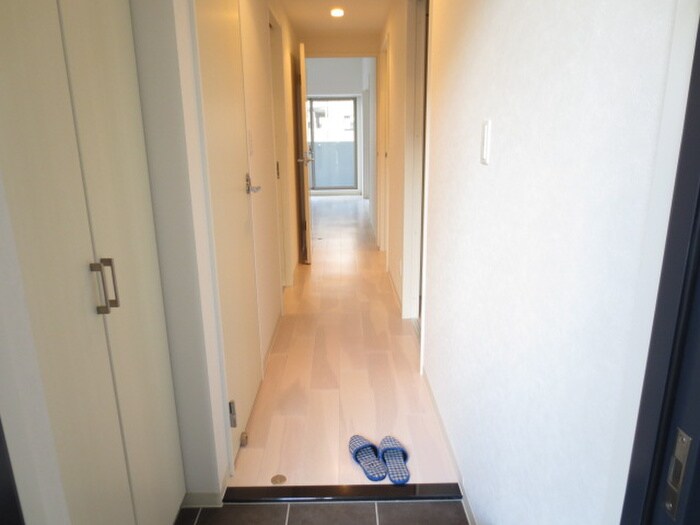 物件内観写真11　(玄関)