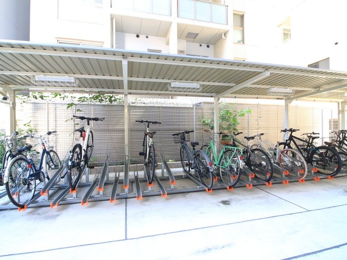 物件外観写真4　(駐輪場)