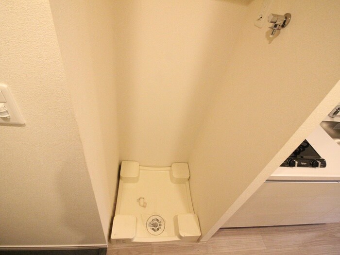 物件内観写真12　(洗濯機置場)