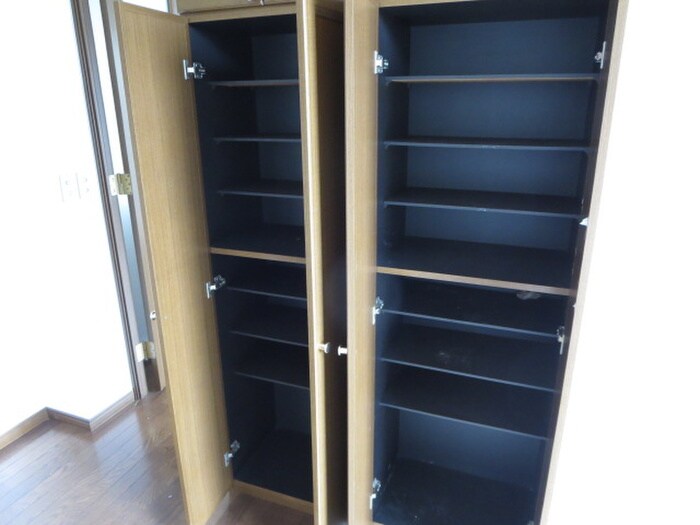 物件内観写真4　(靴箱)