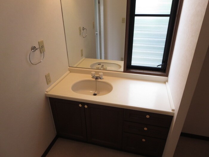 物件内観写真7　(洗面)