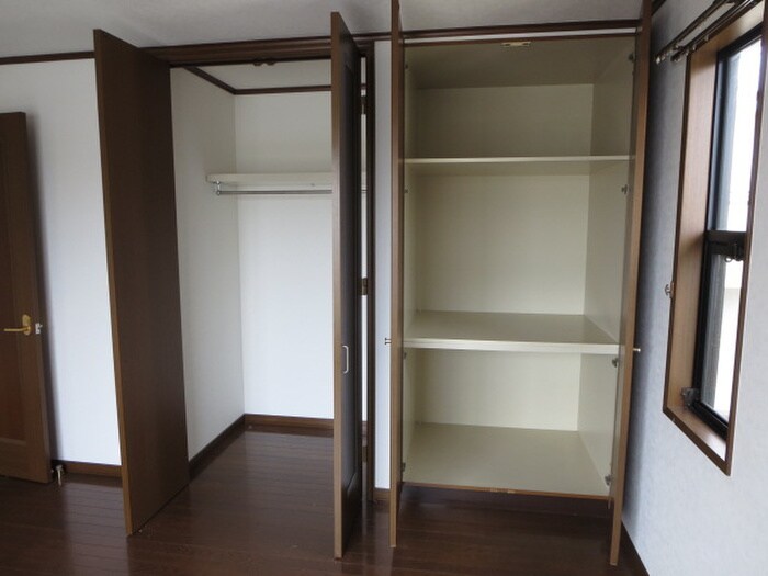 物件内観写真12　(収納)