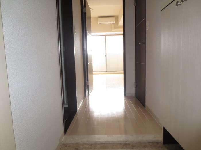 物件内観写真7　(玄関)